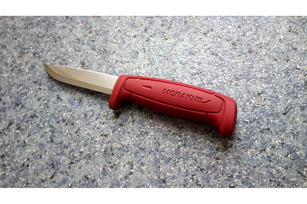 Нож Morakniv Basic углеродистая сталь, пласт. ручка (красный), 12147 - 5